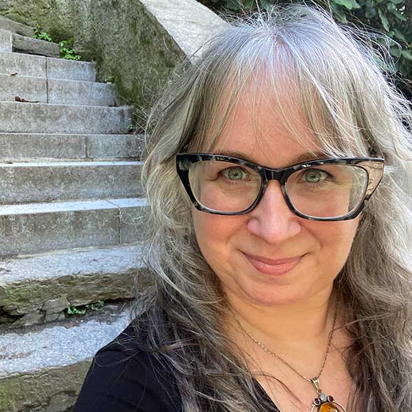 Claudia Savinon